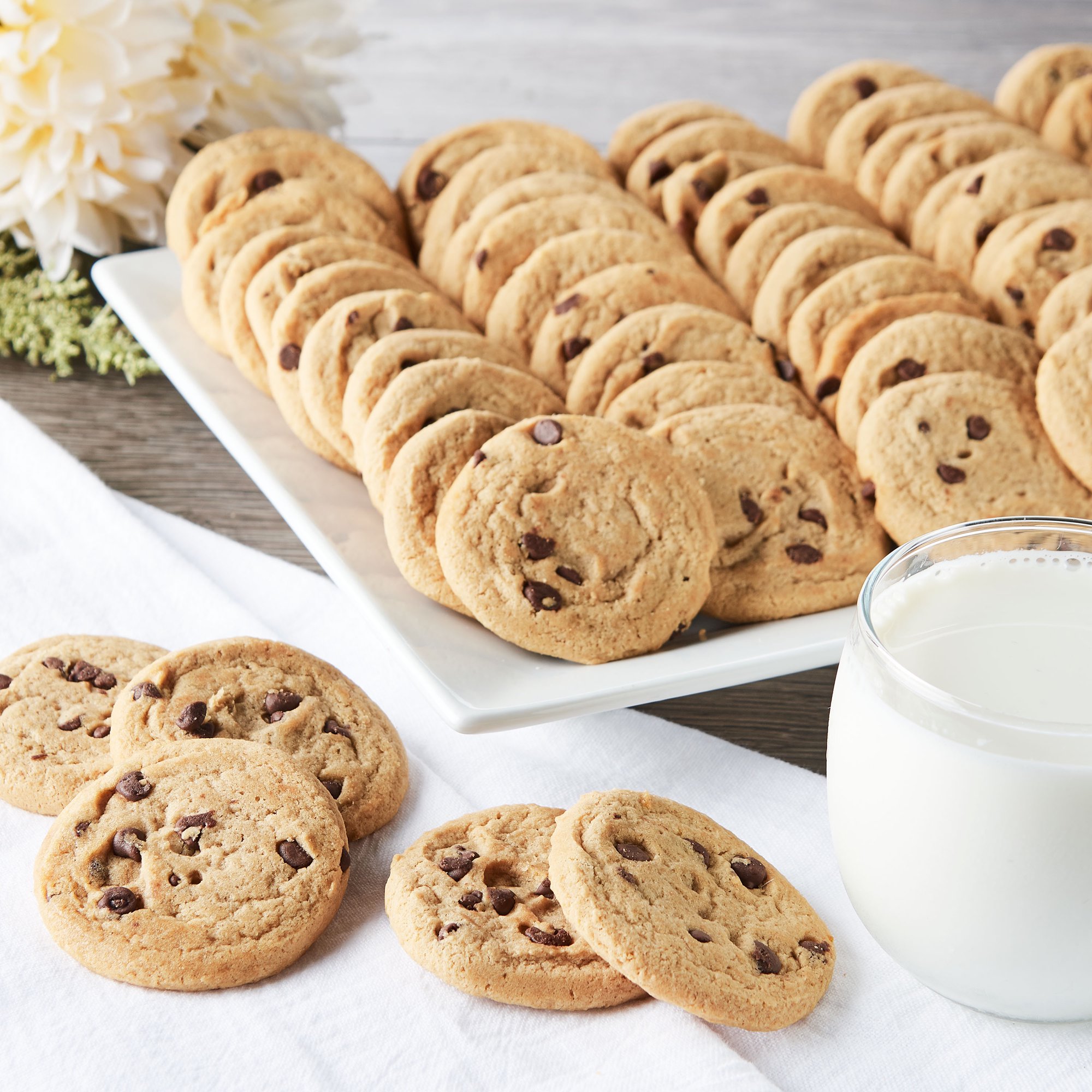 Little Dutch Boy Bakery Semi-Sweet Baked Soft Chocolate Chip Cookies, Family Size, 28 Count, 24 oz, Ready to Serve thumbnail 2