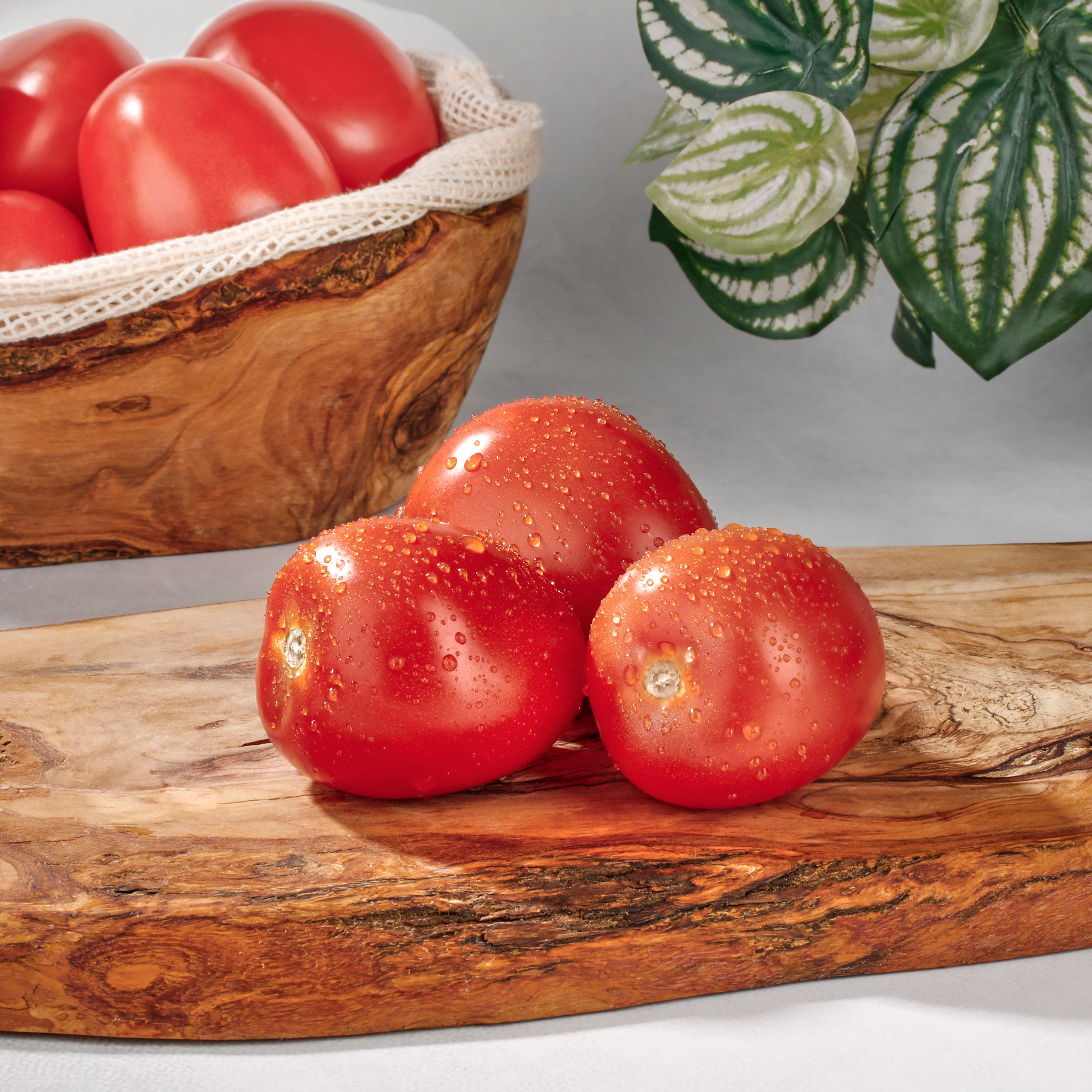 Fresh Organic Roma Tomatoes, 1 lb Bag thumbnail 3