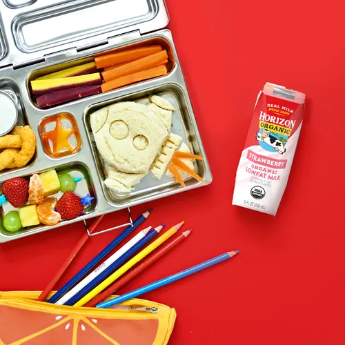 Horizon Organic Shelf Stable 1% Lowfat Strawberry Milk Boxes, 8 fl oz, 6 Count thumbnail 3