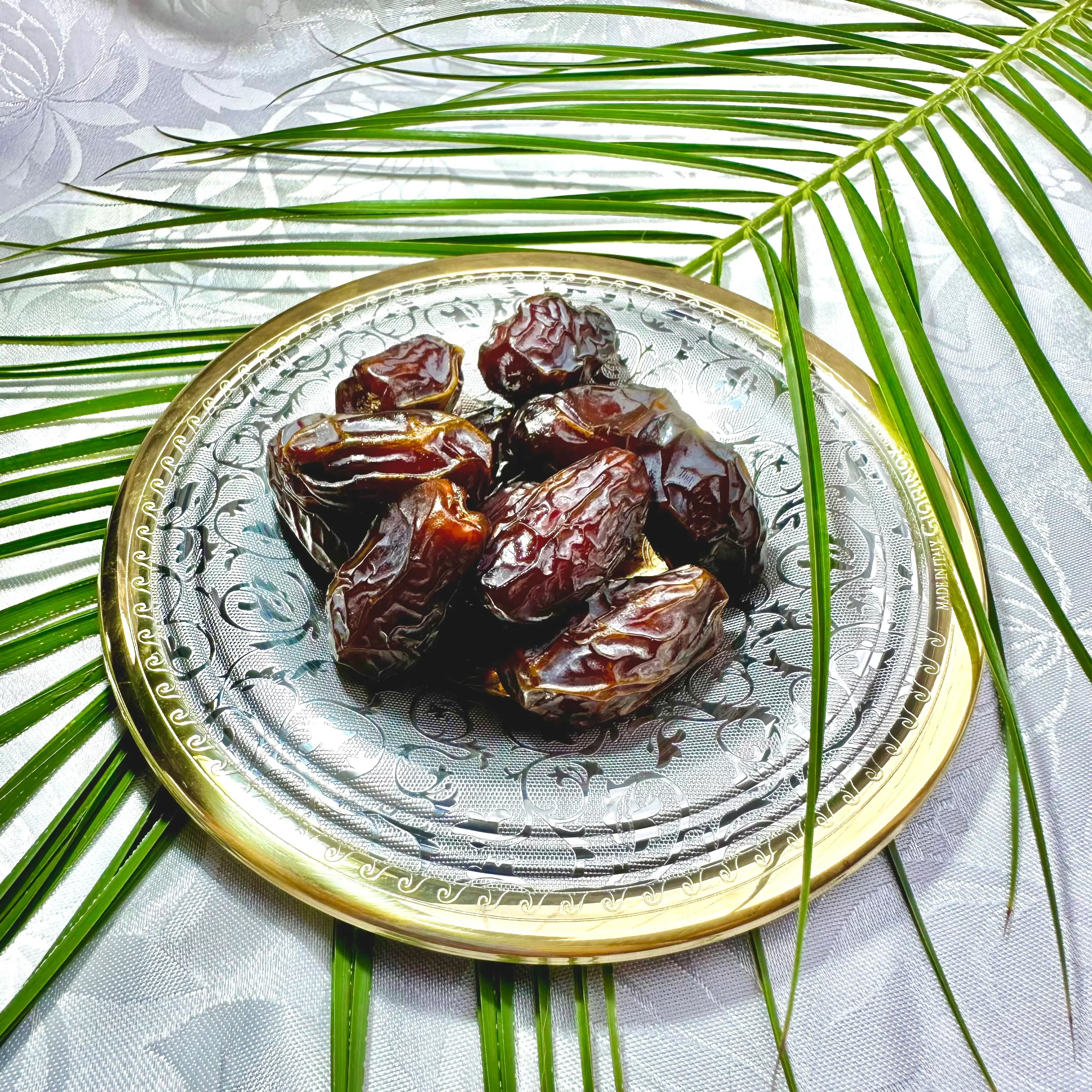 MEDJOOL DATES. Premium Fresh Small Dates. Packed in Box. Tight Skin Naturally Grown in California. (5lb)