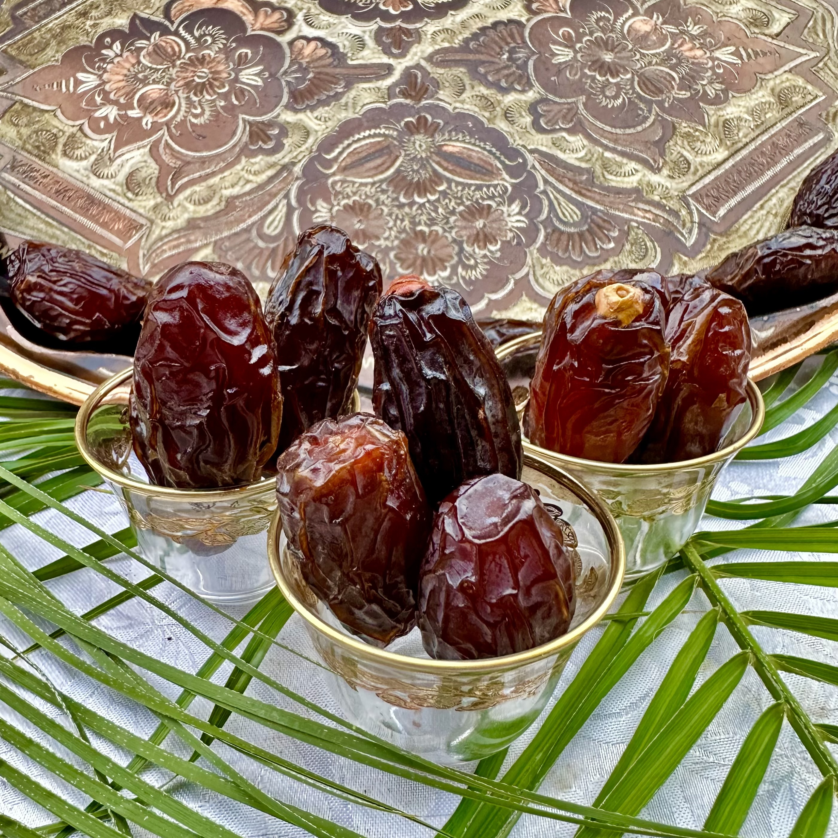 MEDJOOL DATES. Fresh Premium Large Dates. Packed in Box. Tight Skin Naturally Grown in California. (11lb) thumbnail 2