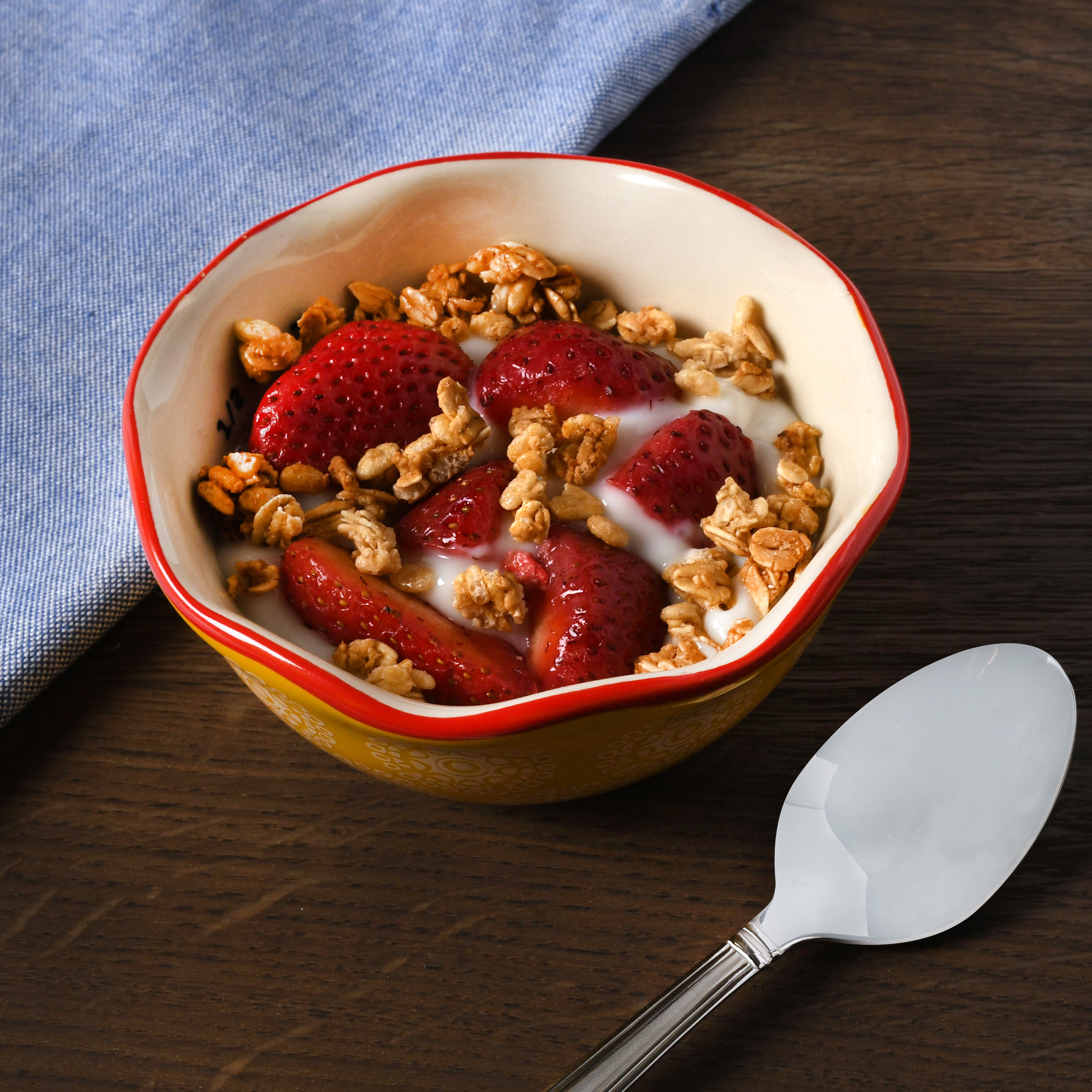 Fresh Cut Strawberry Parfait with Vanilla Yogurt and Granola, 7 oz Cup thumbnail 2