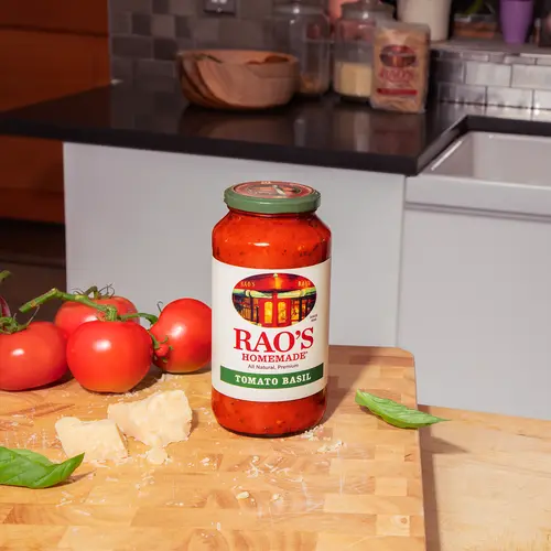 Rao's Homemade Tomato Basil Spaghetti Sauce, Low Carb, Keto Friendly, 24 Oz thumbnail 2