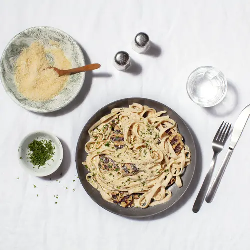 Rao's Homemade Four Cheese Alfredo Sauce, Pasta Sauce with Parmesan, Romano, Asiago & Fontina, 15 Oz thumbnail 3