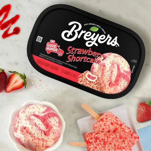 Breyers Good Humor Frozen Dairy Dessert Strawberry Shortcake 1.5 QT thumbnail 3