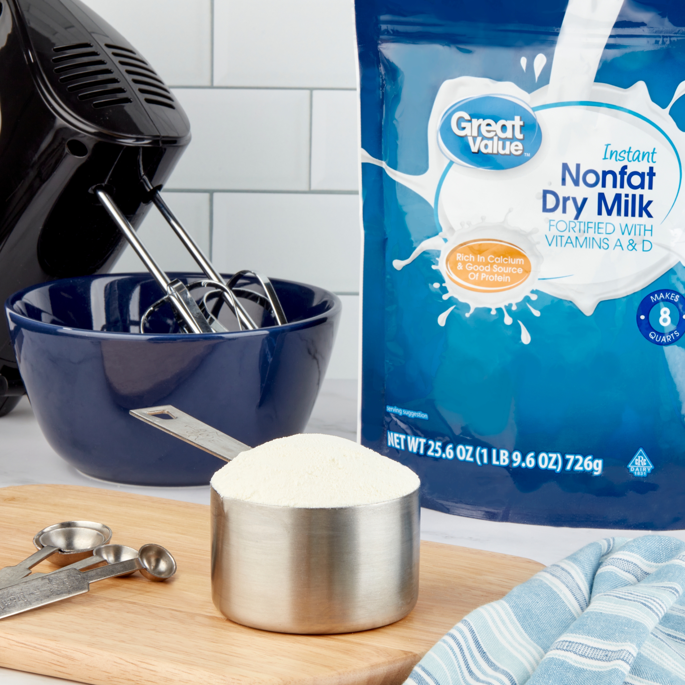 Great Value Instant Nonfat Dry Milk, 25.6 oz Bag, Makes 8 Quarts, 32 Servings per Container thumbnail 2