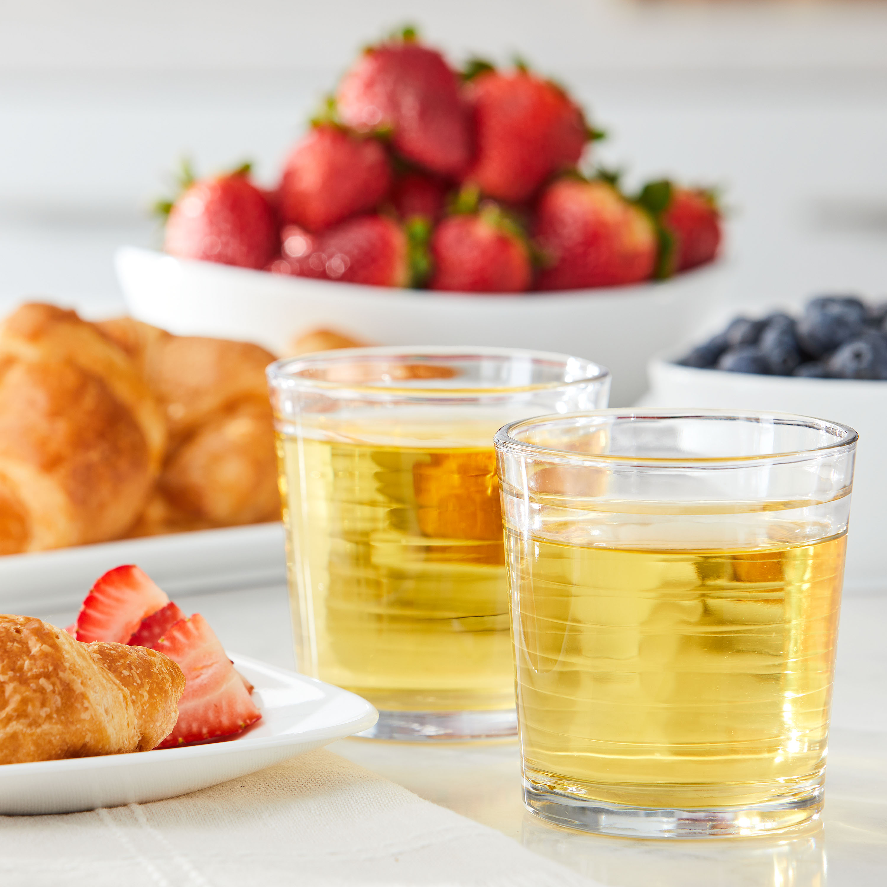 Great Value Light Apple Juice, 96 fl oz thumbnail 2