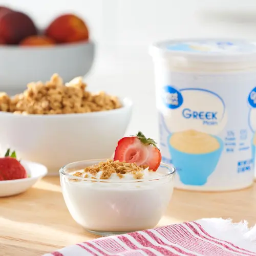 Great Value Greek Plain Nonfat Yogurt, 32 oz Tub thumbnail 2