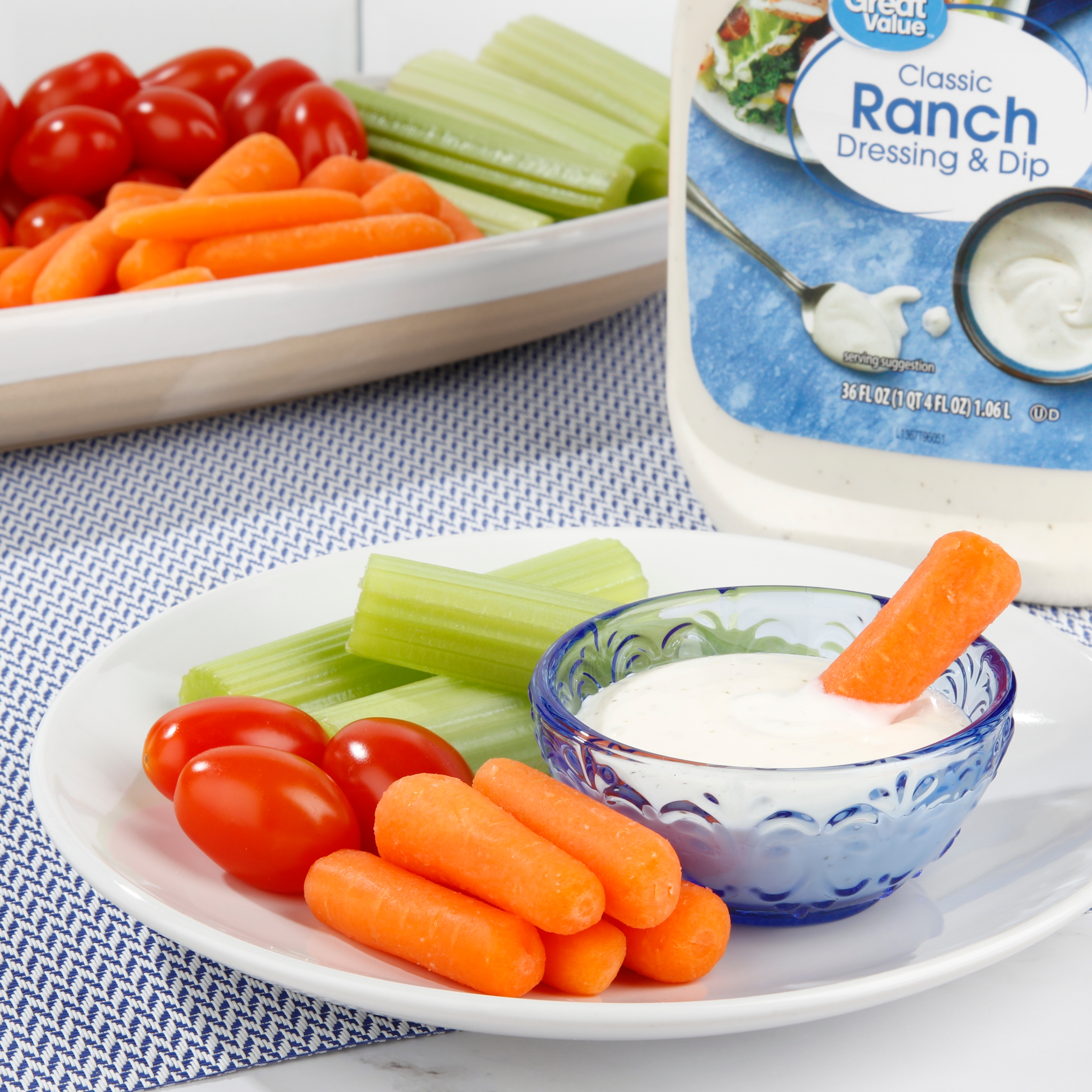 Great Value Classic Ranch Dressing & Dip, 36 fl oz thumbnail 4