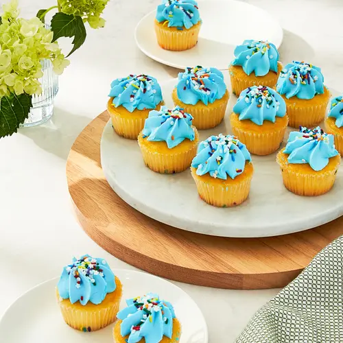 Freshness Guaranteed Vanilla Cupcakes, 26.2 oz, 12 Count thumbnail 2