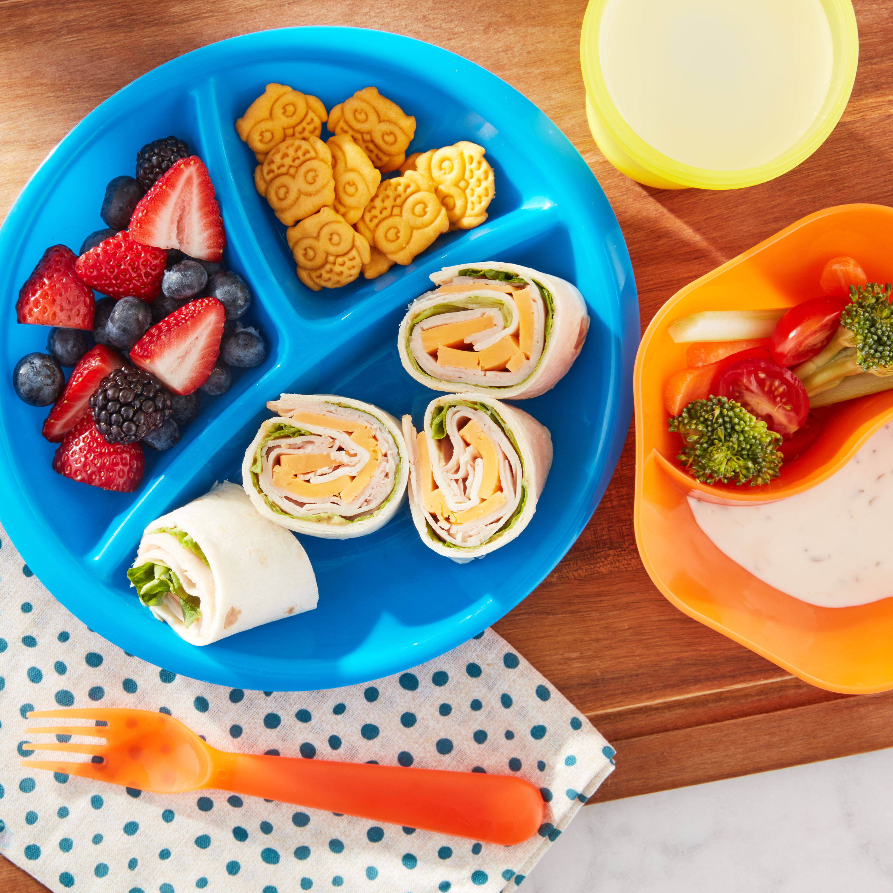 Great Value Honey Turkey Breast Lunchmeat, 9 oz Plastic Tub thumbnail 3