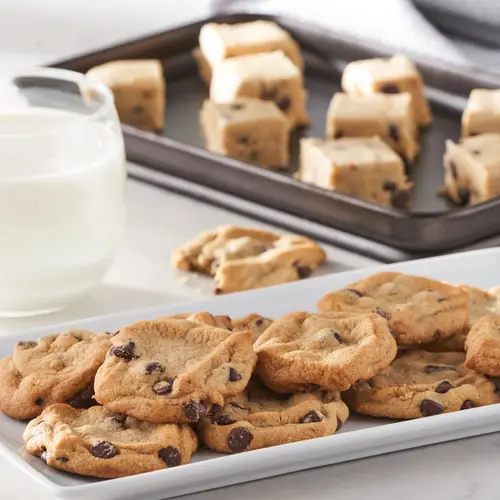 Great Value Ready to Bake Regular Chocolate Chip Cookie Dough, 16.5 oz., Allergens Contained: Eggs, Milk, Soy, Wheat, Allergens  thumbnail 2