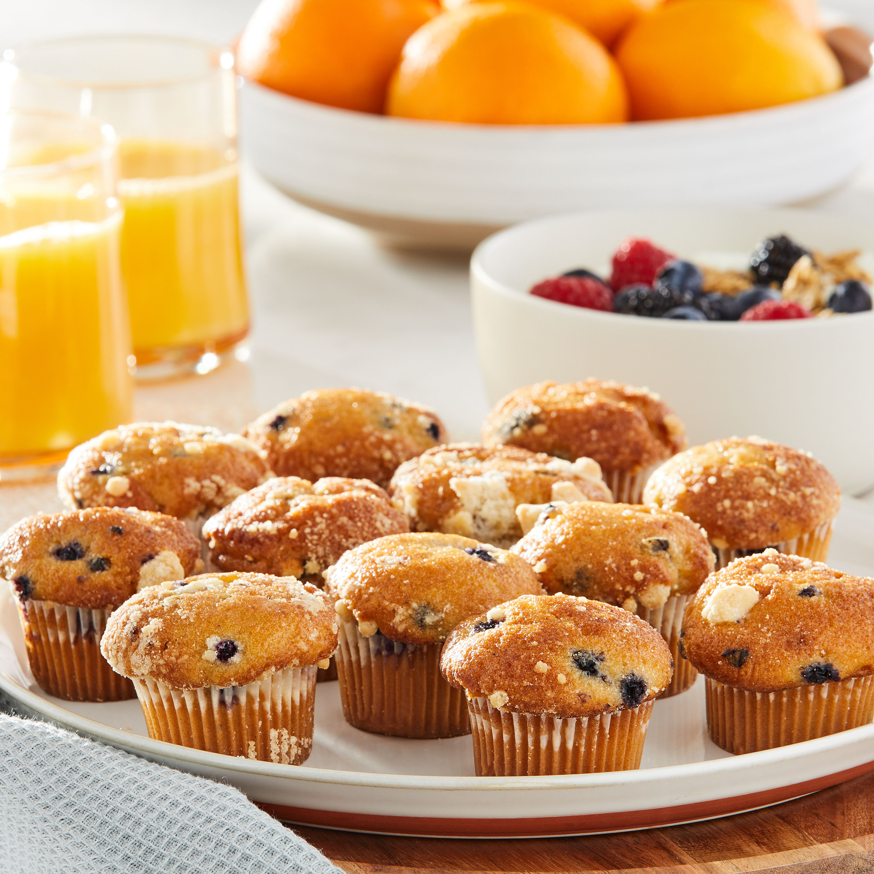 Freshness Guaranteed Blueberry Mini Muffins, 12 oz Clamshell, 12 Count thumbnail 3