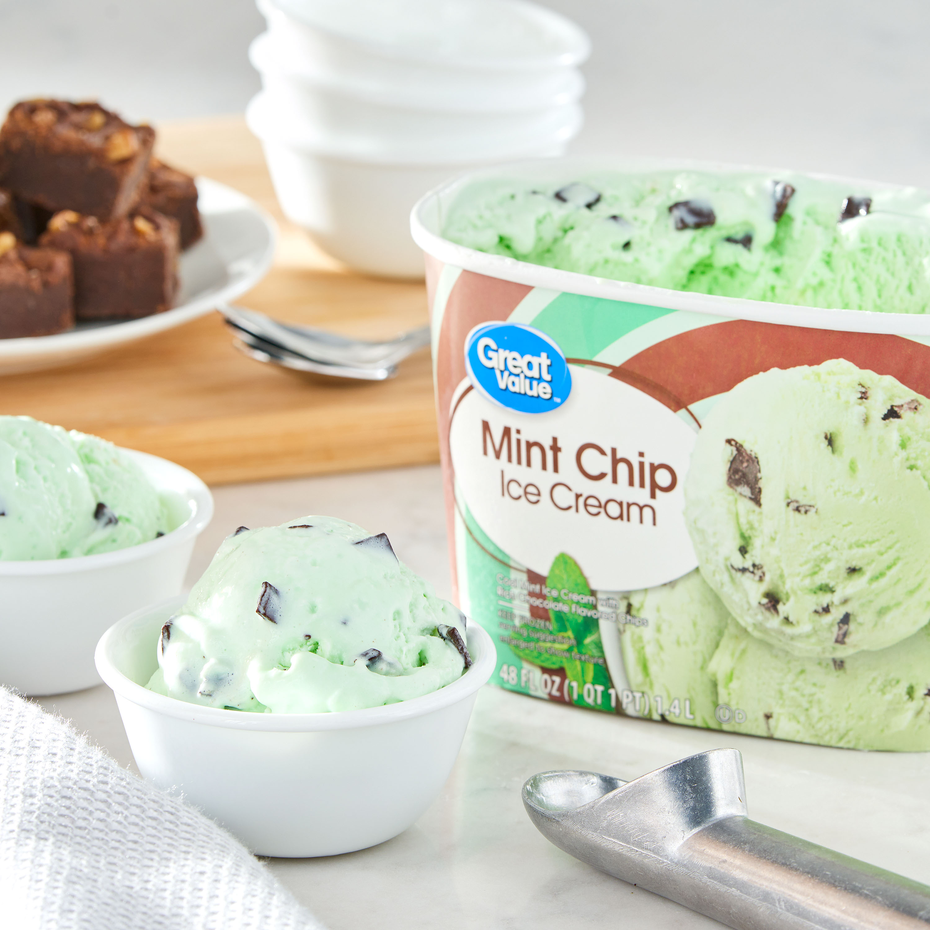 Great Value Mint Chip Ice Cream, 48 fl oz thumbnail 2