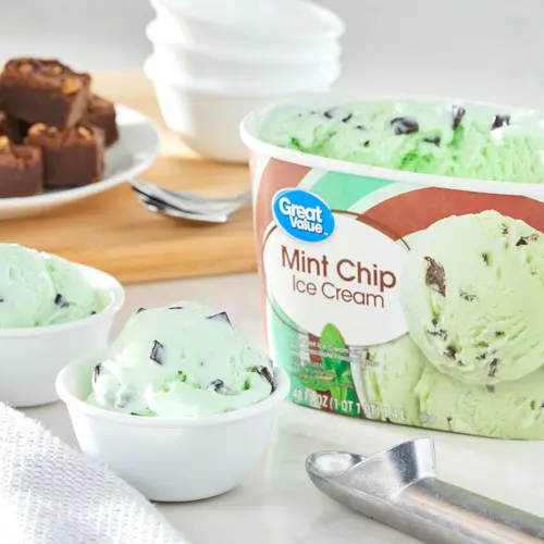 Great Value Mint Chip Ice Cream, 48 fl oz thumbnail 2