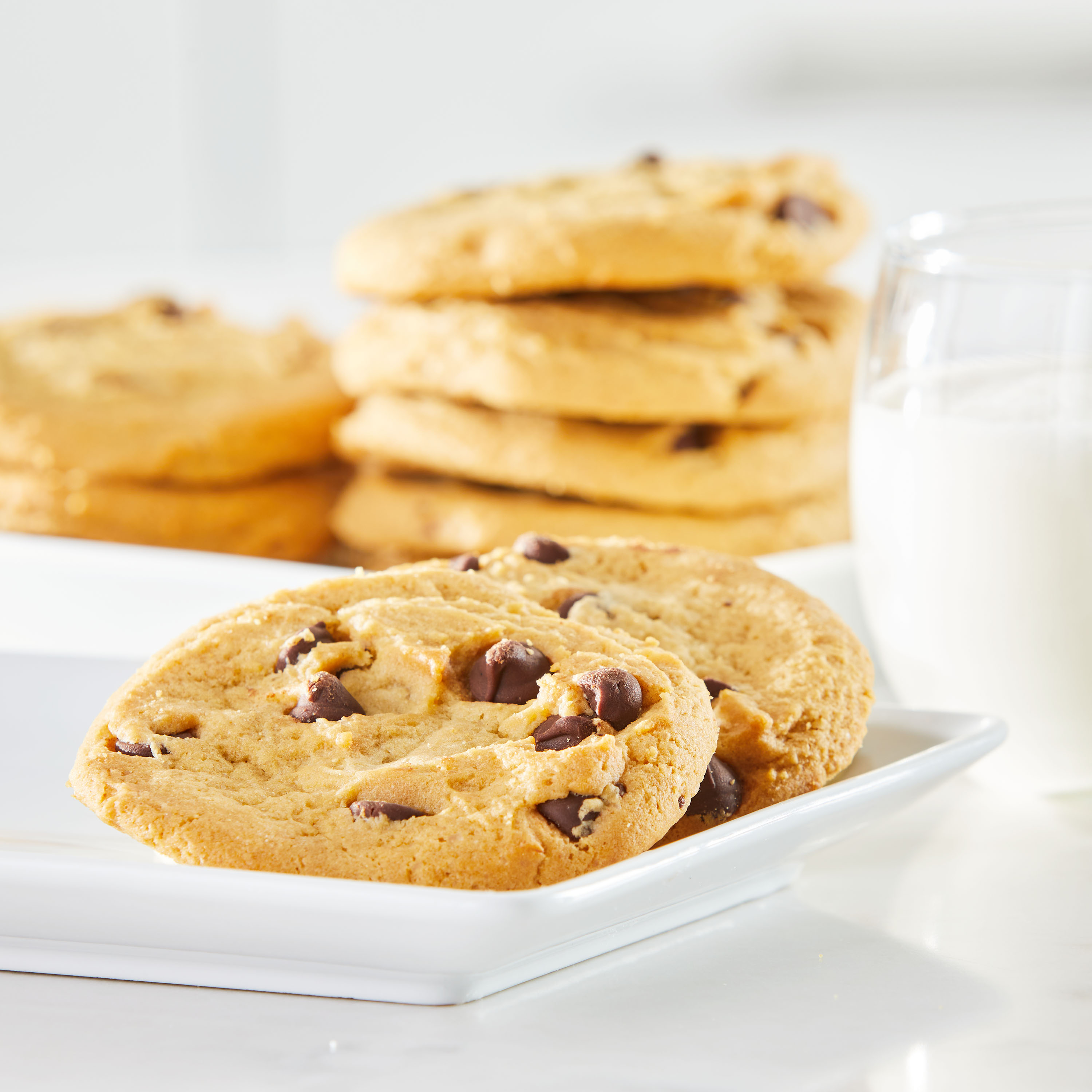 Freshness Guaranteed Chocolate Chip Bakery Cookies, 14 oz, 10 Count, Baked thumbnail 3