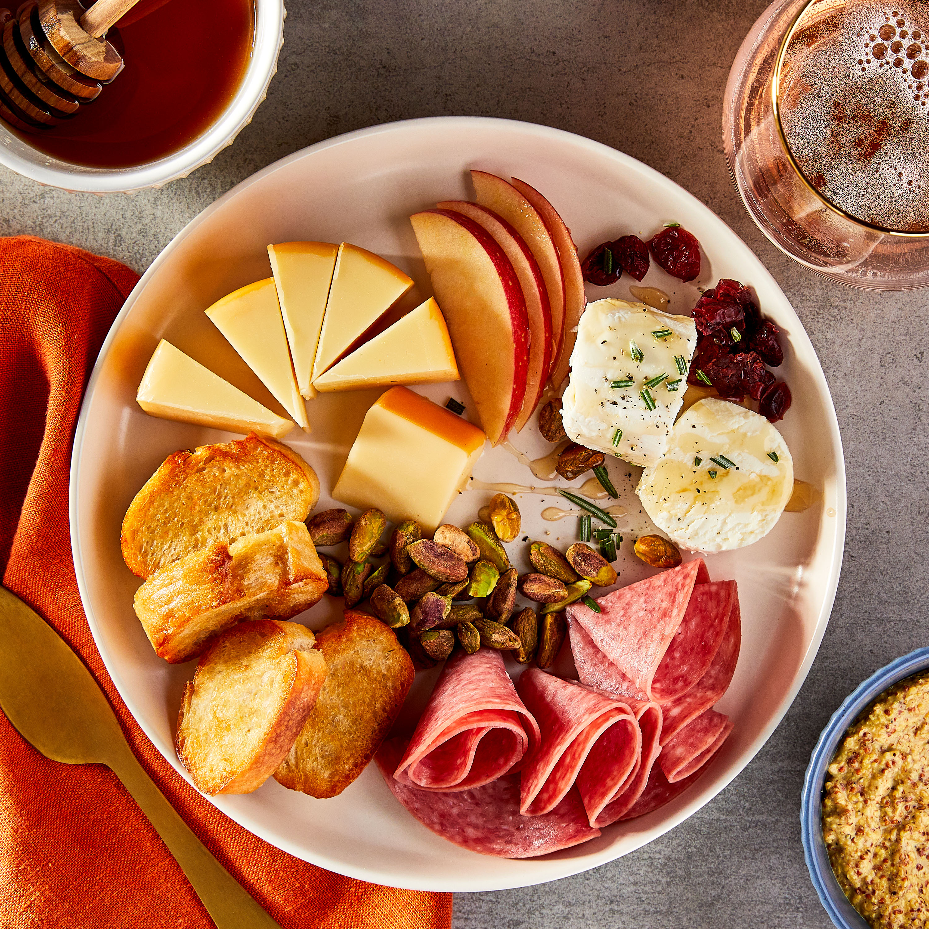 Great Value Hard Salami Lunchmeat, 7oz Re-Sealable Plastic Container, 5 G of Protein per 1oz Serving thumbnail 2