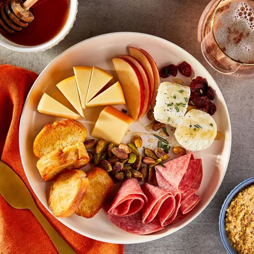 Great Value Hard Salami Lunchmeat, 7oz Re-Sealable Plastic Container, 5 G of Protein per 1oz Serving thumbnail 2