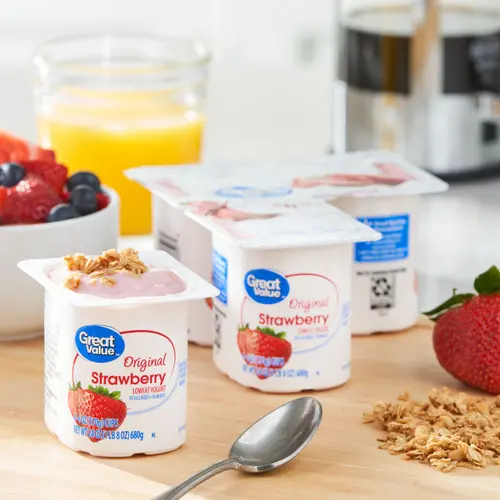 Great Value Original Strawberry Lowfat Yogurt, 6 oz, 4 Count thumbnail 2