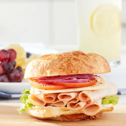 Great Value Oven Roasted Turkey Breast Lunchmeat Mega Pack, 22 oz Plastic Tray, 9G of Protein per 2oz Serving thumbnail 3