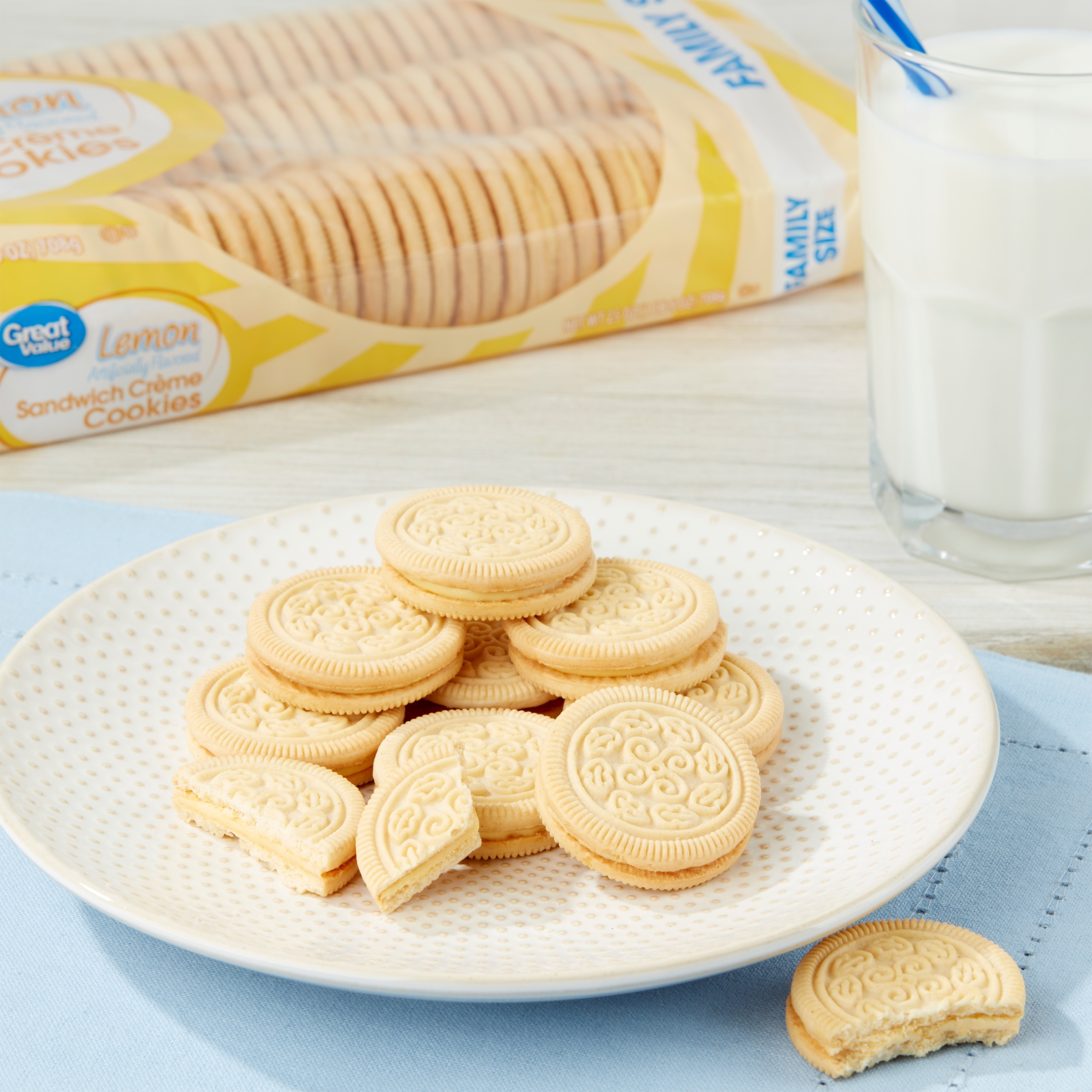 Great Value Lemon Flavor Sandwich Cookies, 25 oz thumbnail 2