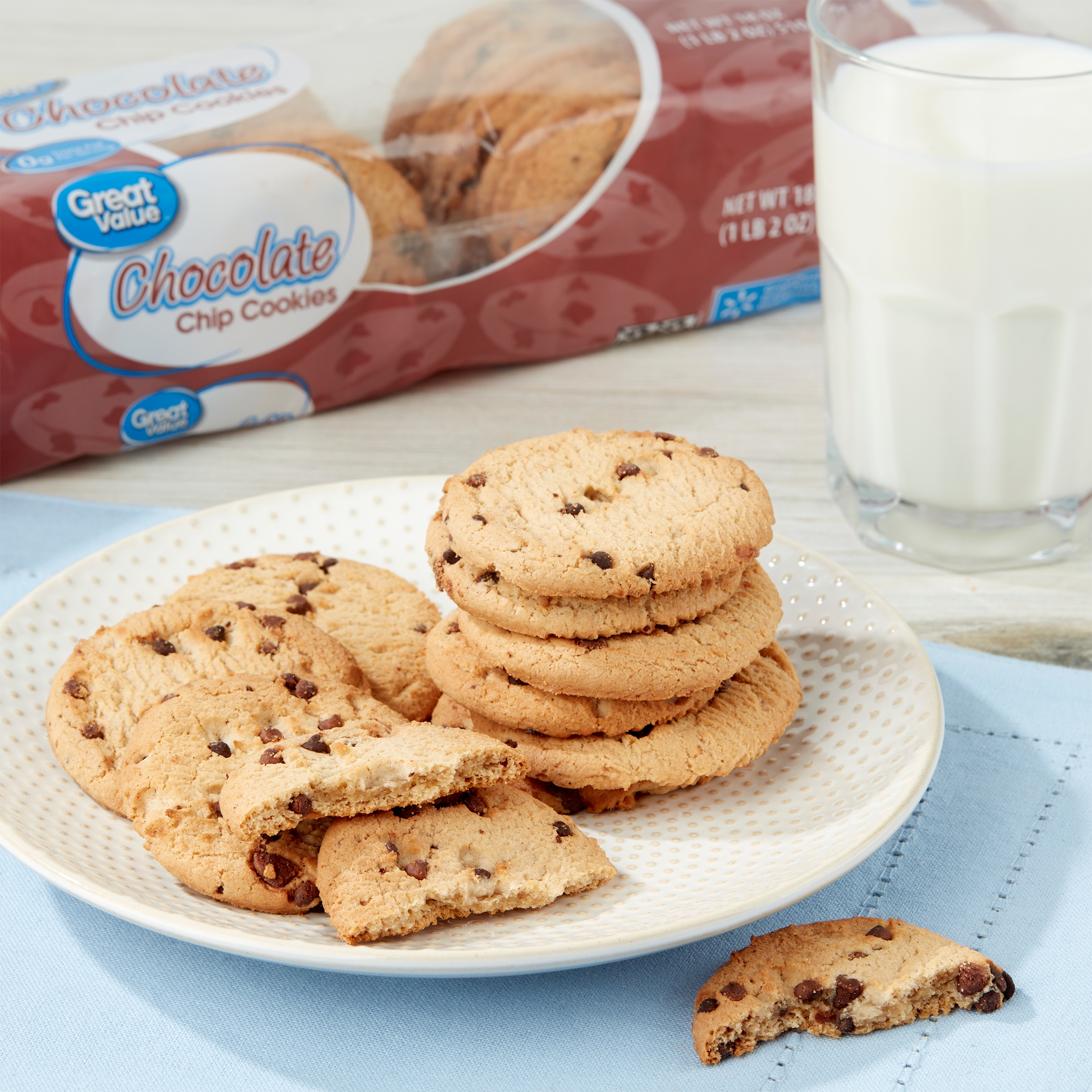 Great Value Chocolate Chip Cookies, Family Size, 18 oz thumbnail 2