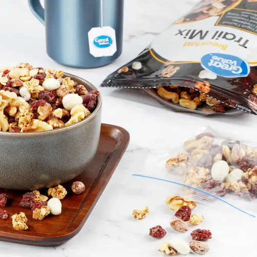 Great Value Breakfast Blend Trail Mix, 22 oz thumbnail 2