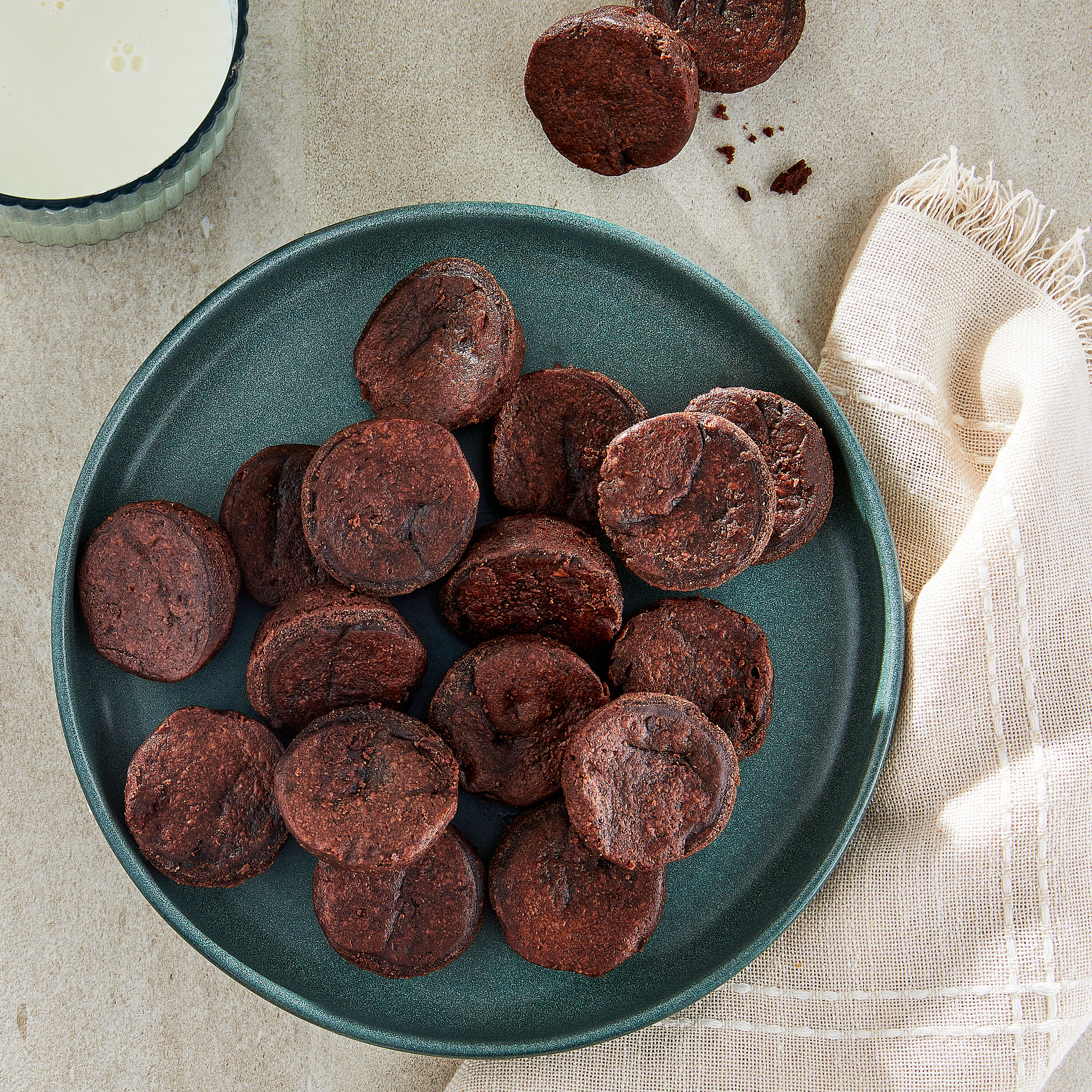 Freshness Guaranteed Brownie Bites, 13.93 oz, 21 Count, Shelf-Stable, Baked, Fudgy, Chewy Dessert thumbnail 3