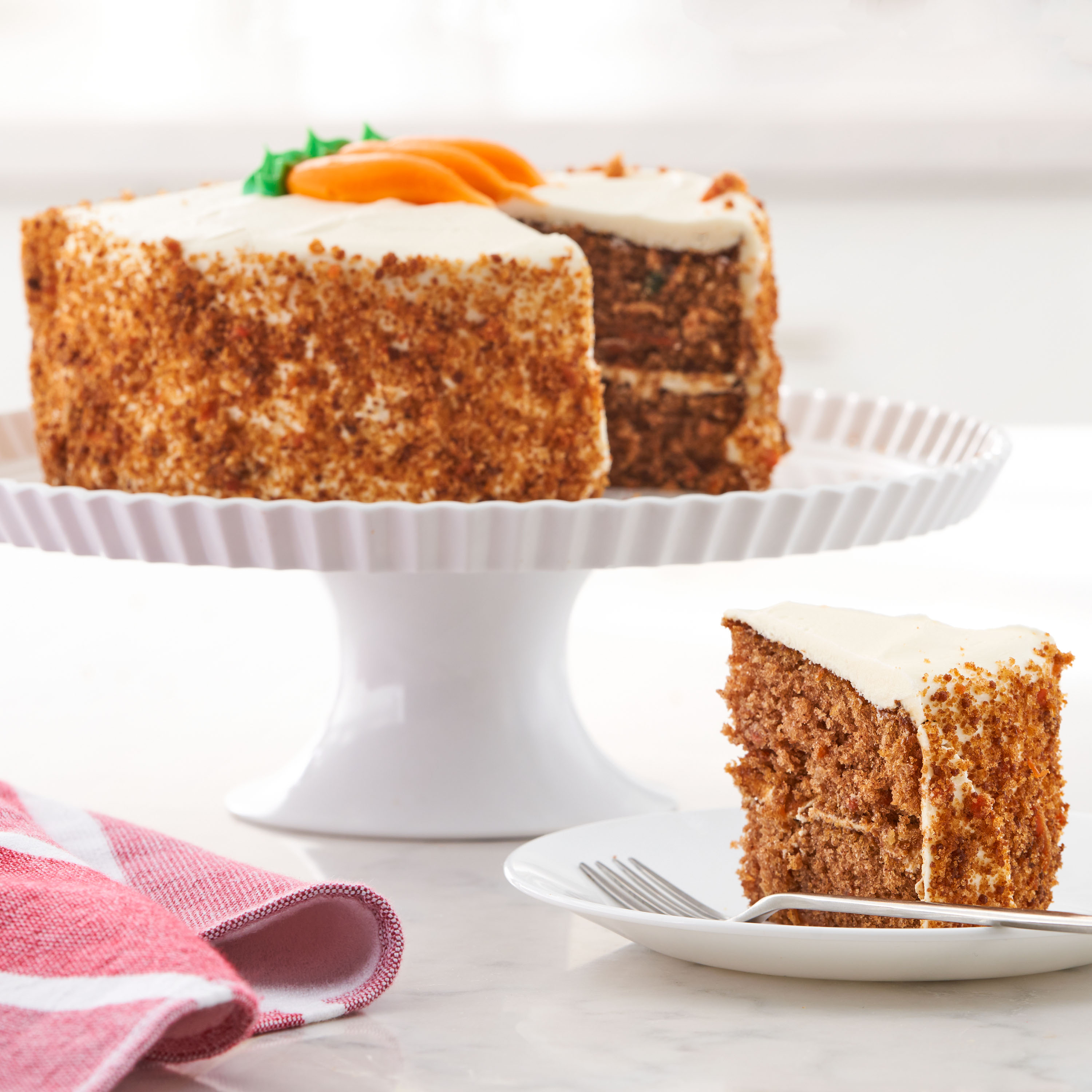 Freshness Guaranteed Carrot Cake with Cream Cheese Icing, 36oz thumbnail 3