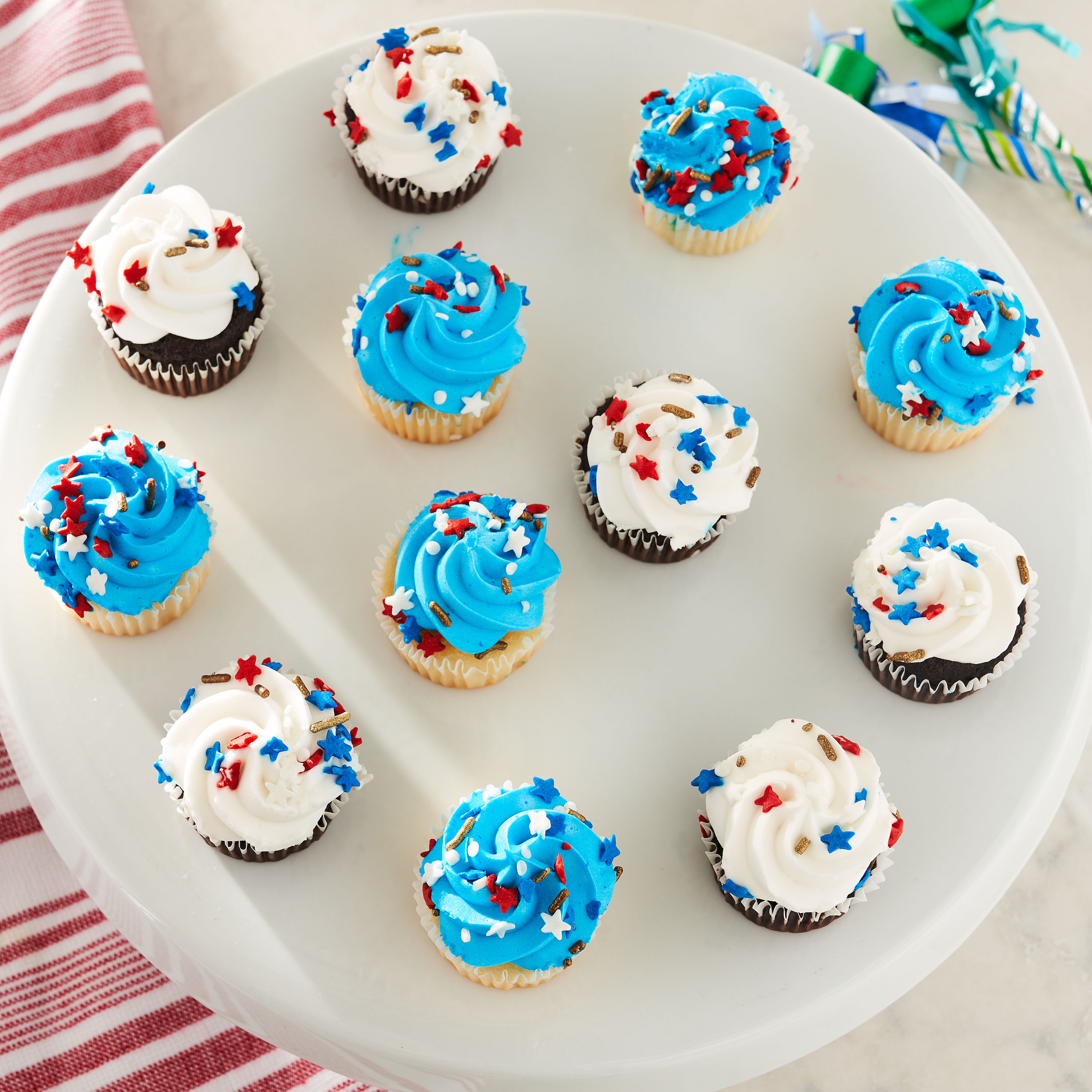 Freshness Guaranteed Mini Vanilla & Chocolate Cupcakes, White & Blue, 10 oz, 12 Count thumbnail 2