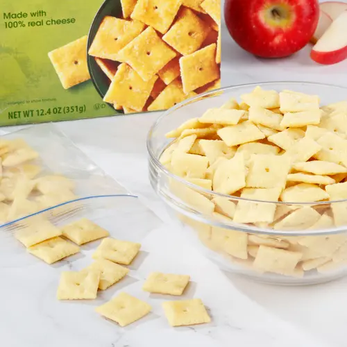 GREAT VALUE 12.4 OZ WHITE CHEDDAR CHEESE CRACKERS thumbnail 2