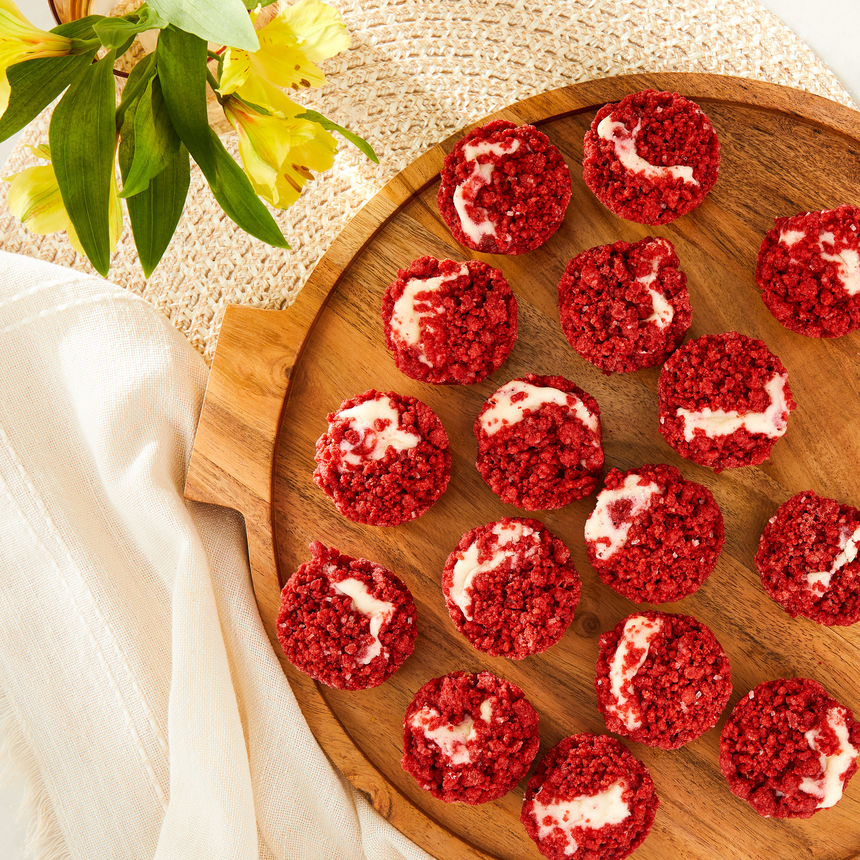 Freshness Guaranteed Red Velvet Mini Cake Bites, 15.8 oz, 16 Count, Clamshell thumbnail 2