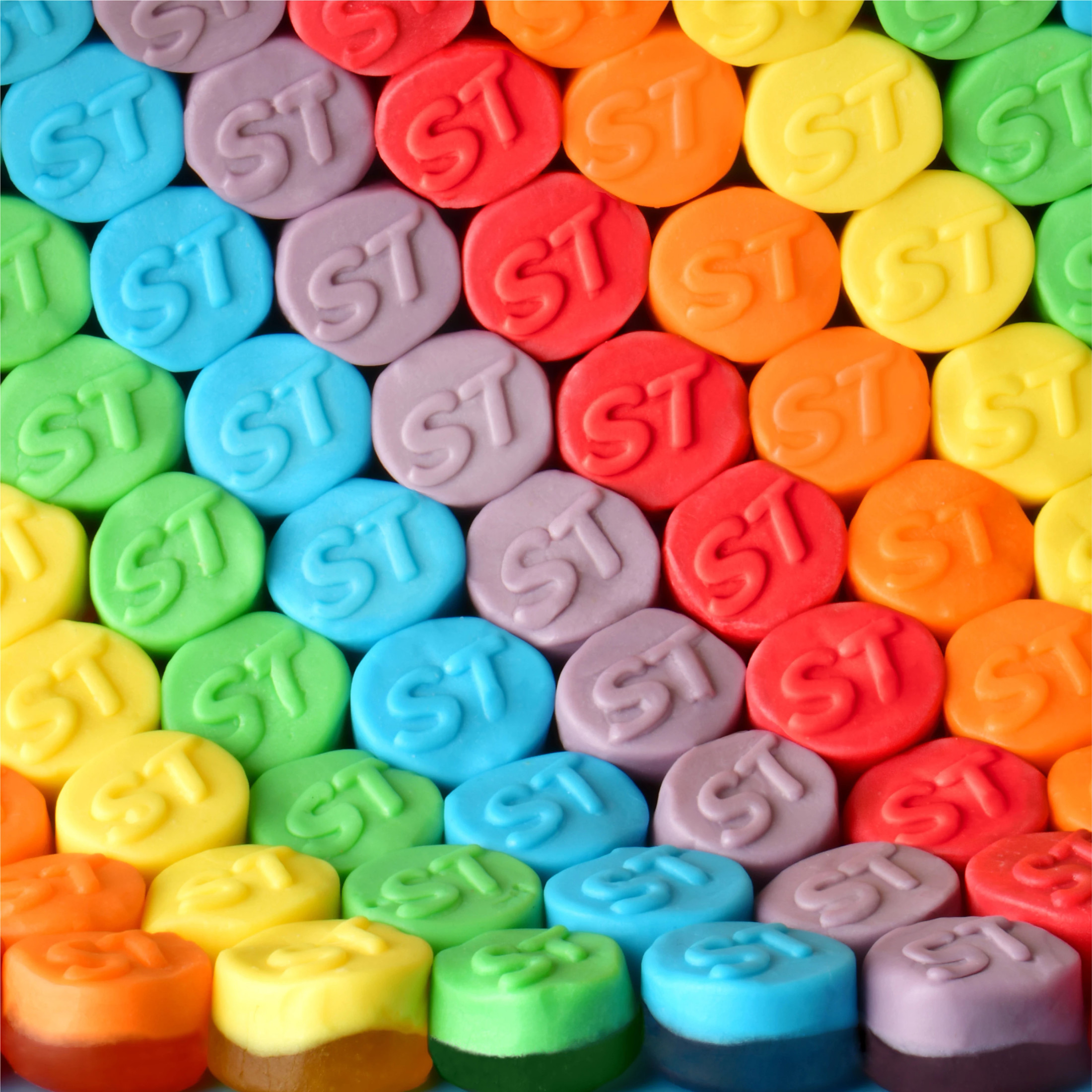 SweeTARTS Gummies Fruity Splitz, Candy, Sweet and Tart, Resealable Bag, 9 oz thumbnail 3