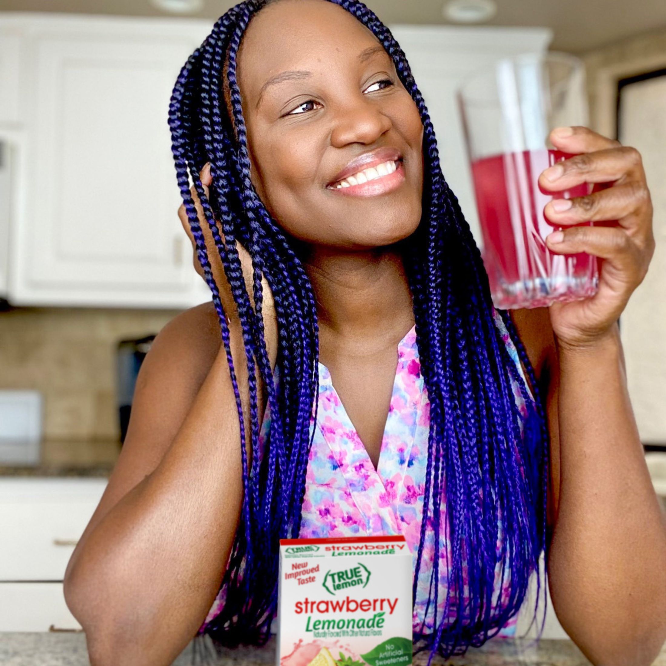 True Lemon Strawberry Lemonade Drink Mix Powder, No Artificial Sweeteners, 1.06 oz., 10 Count Box thumbnail 4