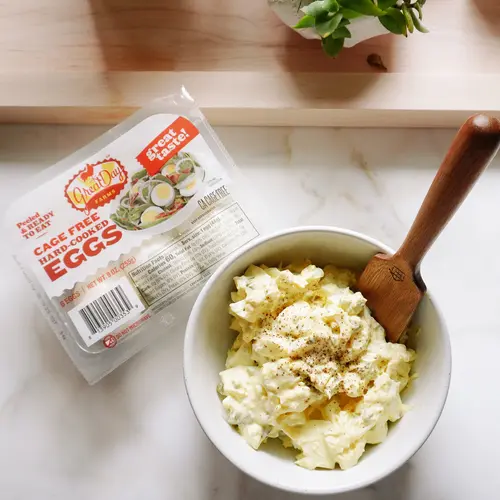 Great Day Farms Hard-Boiled Cage Free Eggs, 6 Eggs thumbnail 4