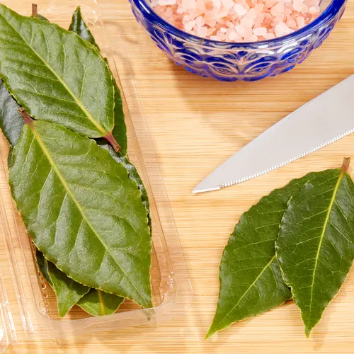 Fresh Bay Leaves, 0.25 oz Clamshell thumbnail 2