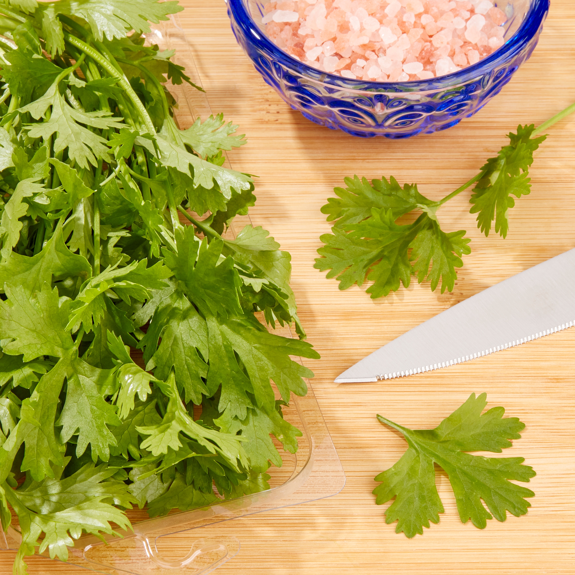 Fresh Cut Cilantro, 0.5 oz Clamshell thumbnail 2