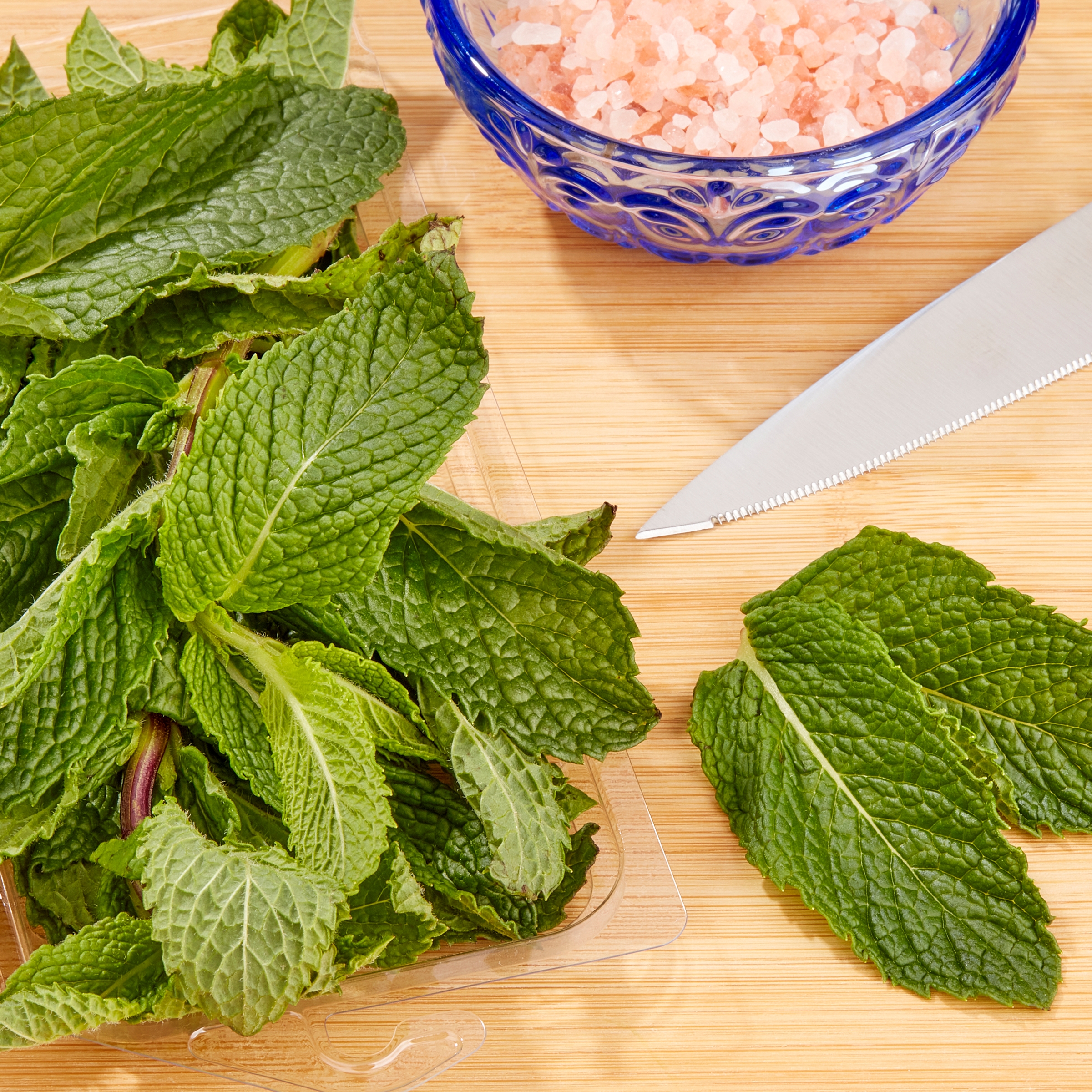 Fresh Mint, 0.5 oz Clamshell thumbnail 2