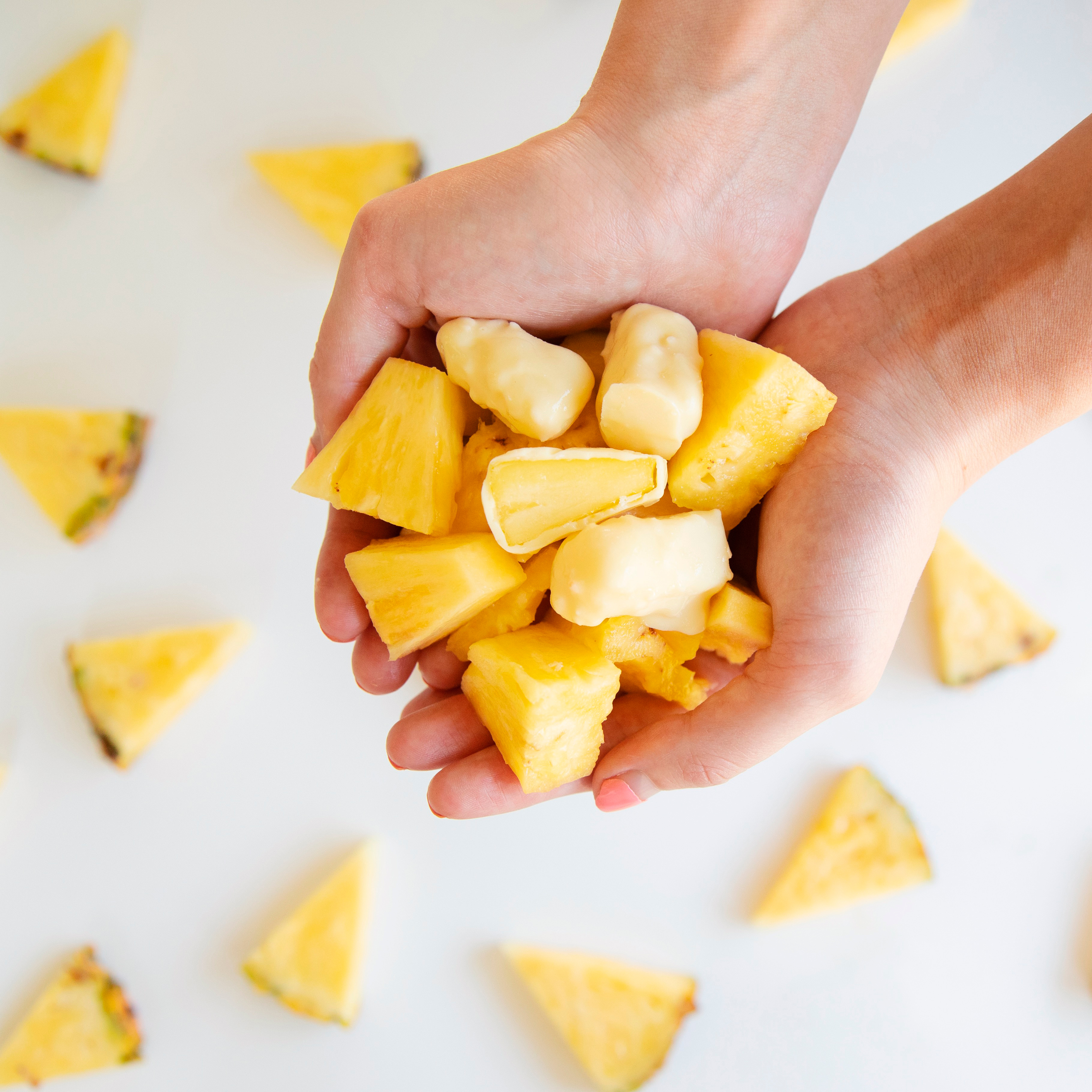 Tru Fru Natures Pineapple in White Chocolate & Coconut (8 oz) thumbnail 4