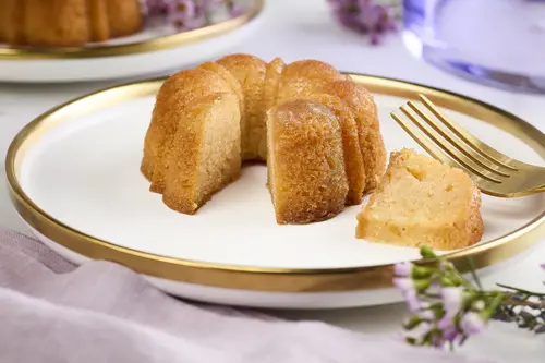 Rum Runner Vanilla 4 oz. Bundt Cake thumbnail 3