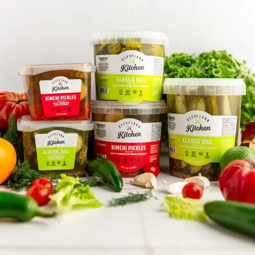 Cleveland Kitchen Gluten-Free Classic Dill Pickle Spears, 32 fl oz Tub thumbnail 4