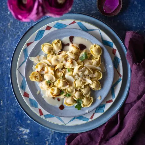 Giovanni Rana Tortellini 5 Cheese Premium Flat Cut Pasta Bag (Family Size, 18oz), Refrigerated thumbnail 2